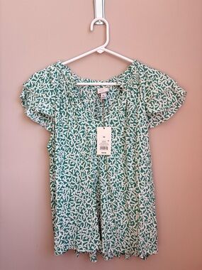 NWT Printed Green and White Short-Sleeve Blouse